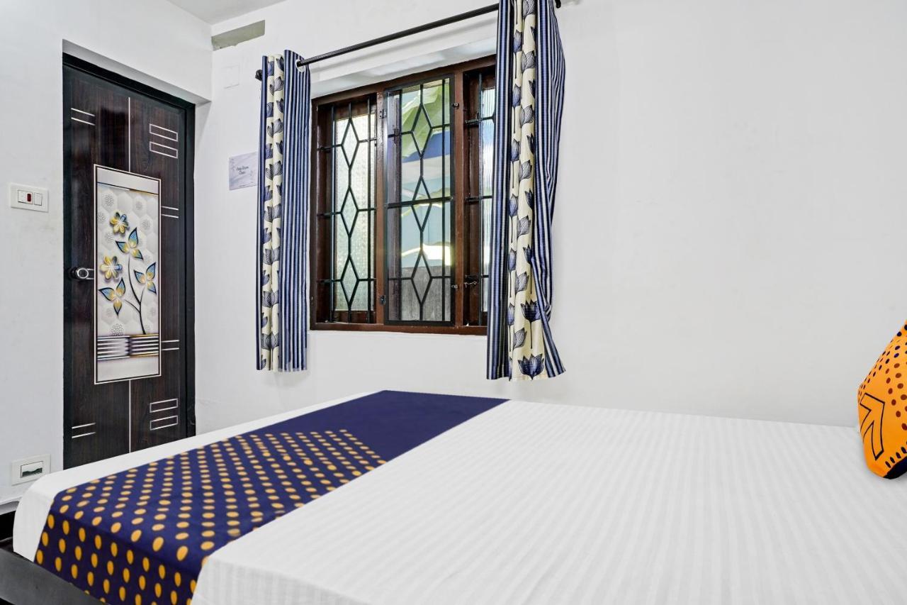 Spot On Blissful Villa Kochi Екстер'єр фото