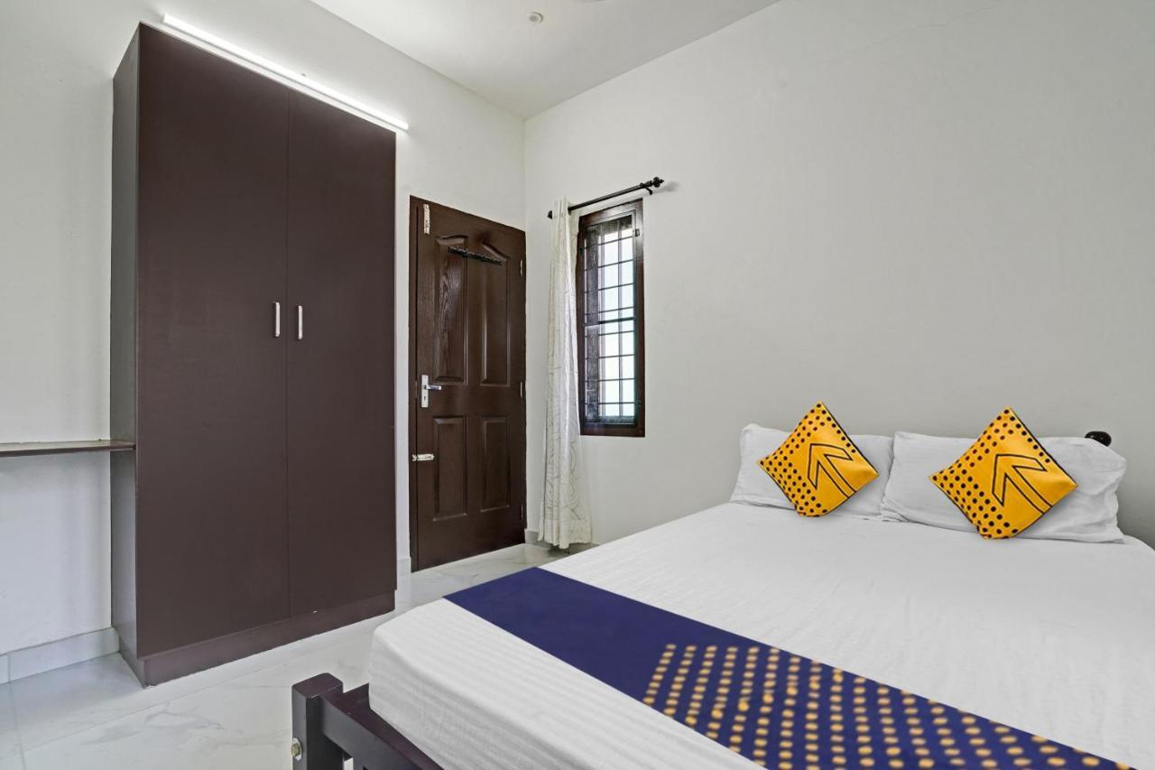 Spot On Blissful Villa Kochi Екстер'єр фото