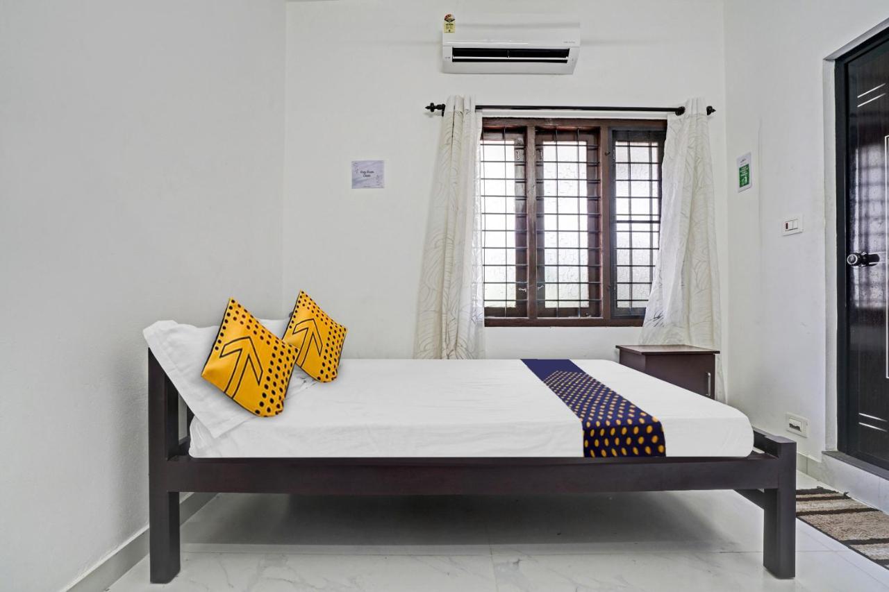 Spot On Blissful Villa Kochi Екстер'єр фото